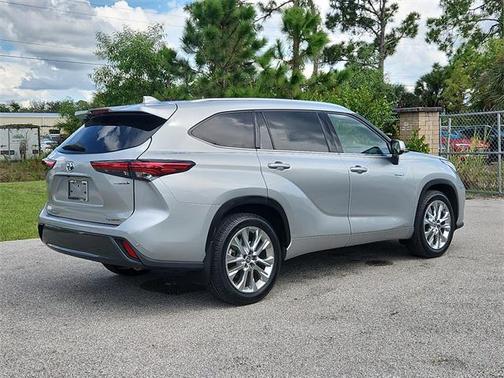 2021 Toyota Highlander Hybrid Platinum