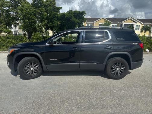 2017 GMC Acadia SLT-1