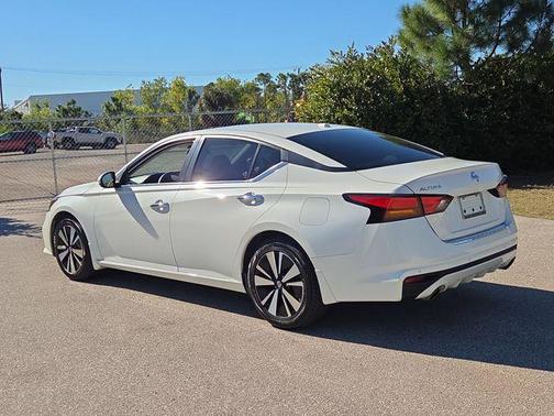 2021 Nissan Altima 2.5 SV