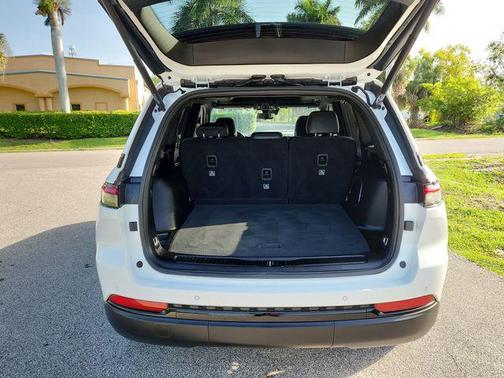 Bright White Clearcoat 2025 Jeep Grand Cherokee Limited