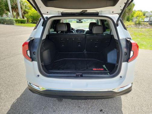 Summit White 2021 GMC Terrain SLT