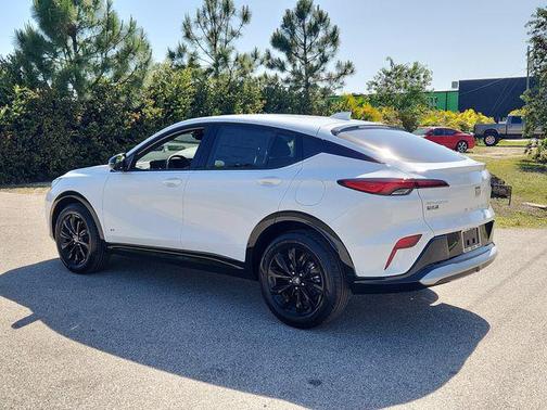 Summit White 2026 Buick Envista Sport Touring FWD