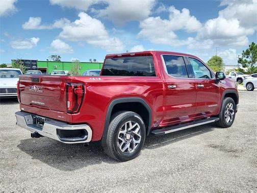 2025 GMC Sierra 1500 SLT