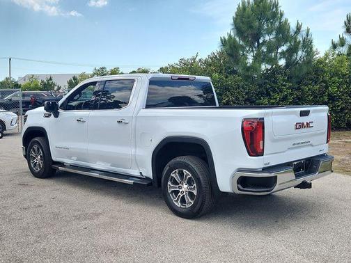 Glacier White Tricoat 2026 GMC Sierra 1500 SLT