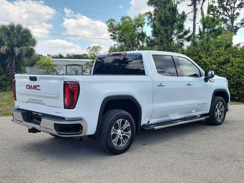 Glacier White Tricoat 2026 GMC Sierra 1500 SLT