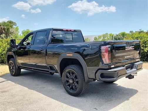 2025 GMC Sierra 2500 AT4