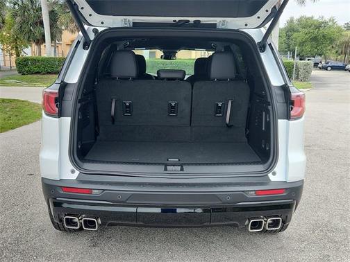 2025 GMC Acadia AWD AT4