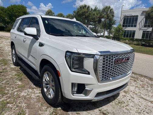 White Frost Tricoat 2022 GMC Yukon Denali