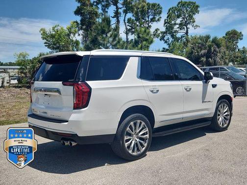 White Frost Tricoat 2022 GMC Yukon Denali