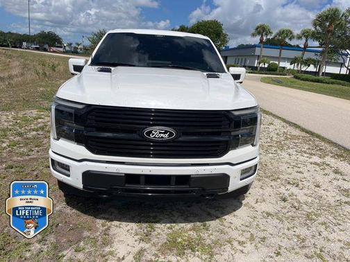 White Metallic 2024 Ford F-150 Platinum