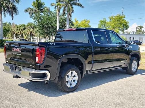 2025 GMC Sierra 1500 SLE