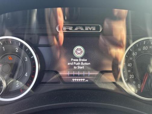 2020 RAM 3500 Laramie Crew Cab 4x4 8' Box