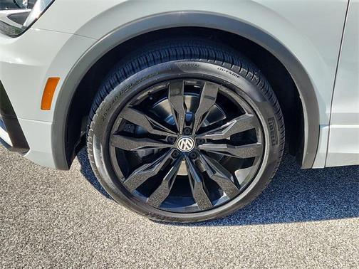 2020 Volkswagen Tiguan 2.0T SE R-Line Black
