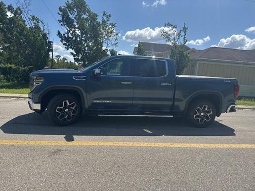 2024 GMC Sierra 1500 SLT