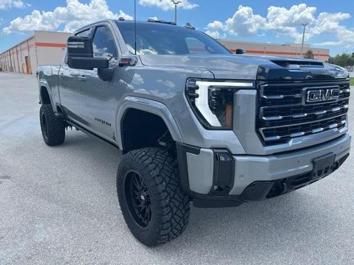 2025 GMC Sierra 2500 AT4
