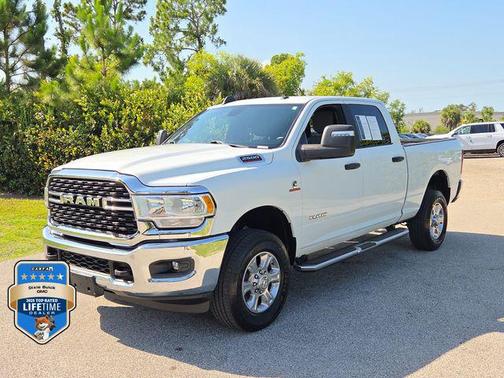 Bright White Clearcoat 2024 RAM 2500 Big Horn Crew Cab 4x4 6'4' Box