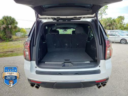 Summit White 2023 Chevrolet Suburban Premier