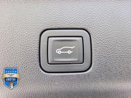 Summit White 2023 Chevrolet Suburban Premier