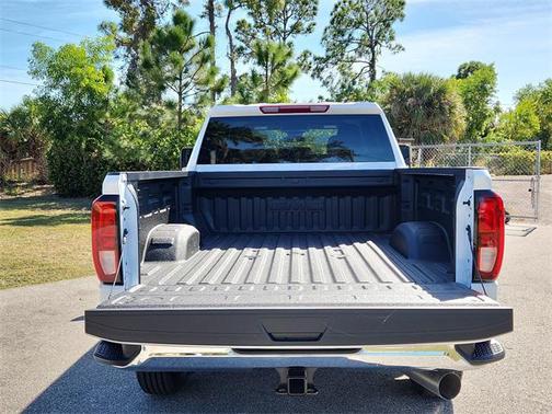 2026 GMC Sierra 2500 SLE