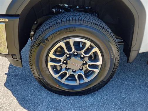 2025 GMC Sierra 2500 SLT