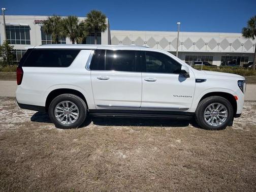 2024 GMC Yukon XL SLT