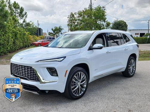 Iridescent White Tricoat 2026 Buick Enclave Avenir FWD