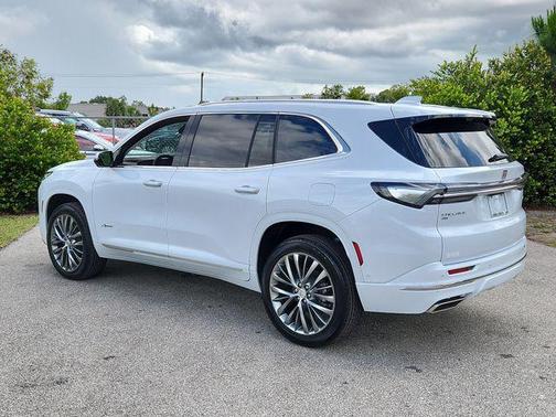 Iridescent White Tricoat 2026 Buick Enclave Avenir FWD