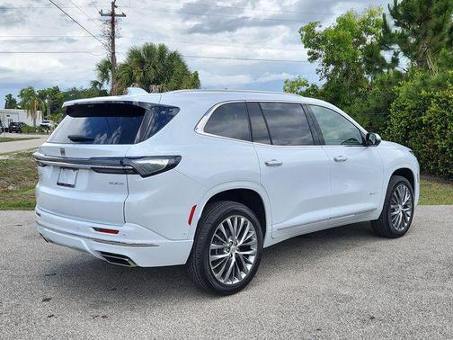Iridescent White Tricoat 2026 Buick Enclave Avenir FWD