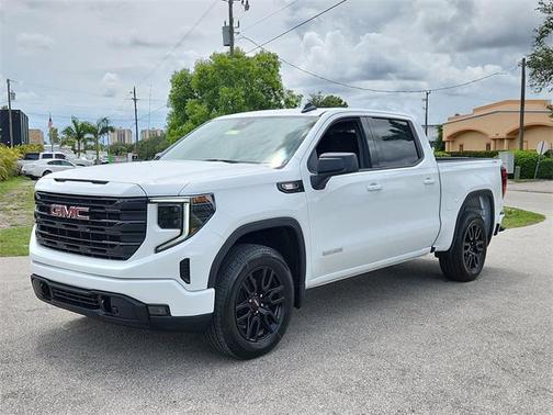 2025 GMC Sierra 1500 Elevation