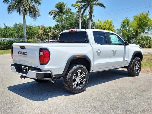 2025 GMC Canyon Base