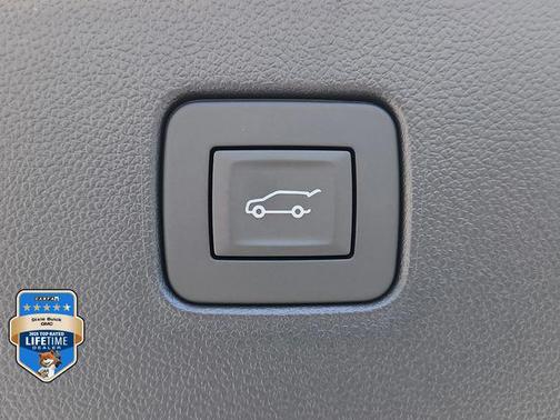 Summit White 2026 Buick Envista Preferred FWD