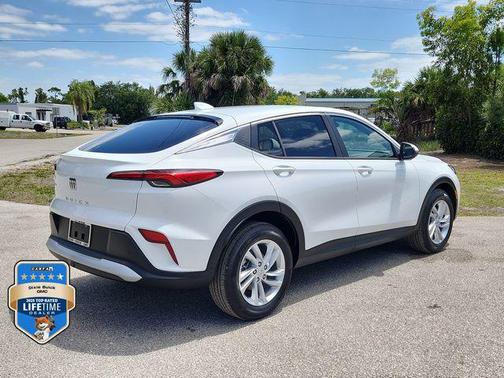 Summit White 2026 Buick Envista Preferred FWD