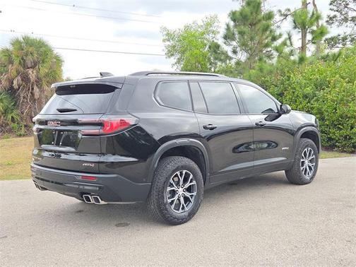 2025 GMC Acadia AWD AT4