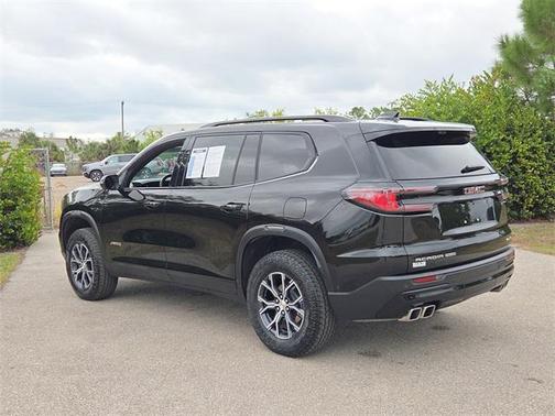 2025 GMC Acadia AWD AT4
