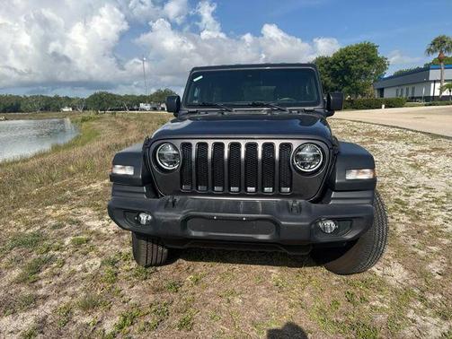 Granite Crystal Metallic Clearcoat 2021 Jeep Wrangler Unlimited Sport Altitude