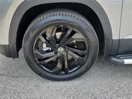 2022 Volkswagen Atlas 3.6L SE w/Technology