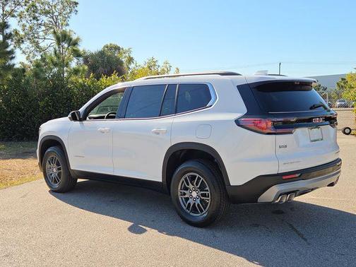 2026 GMC Acadia Elevation FWD