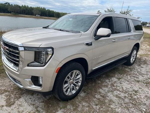 2023 GMC Yukon XL SLT
