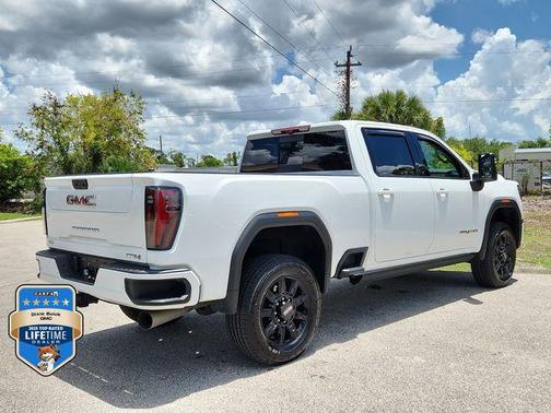 Summit White 2024 GMC Sierra 2500 AT4