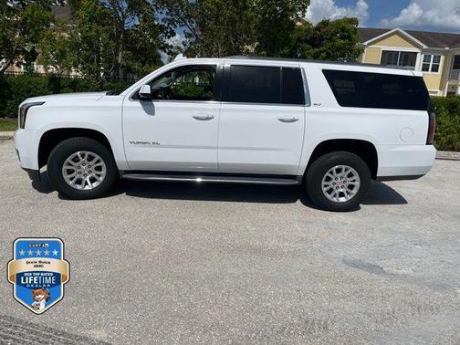 Summit White 2019 GMC Yukon XL SLT