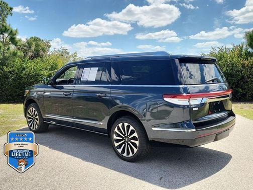 Blue Metallic 2022 Lincoln Navigator Reserve