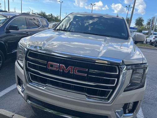 2023 GMC Yukon XL SLT
