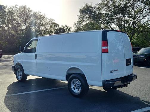 2025 GMC Savana 2500 Work Van