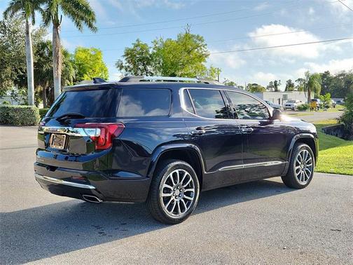 2022 GMC Acadia Denali
