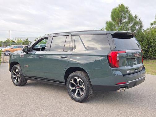 Midnight Pine 2026 GMC Yukon 4WD AT4