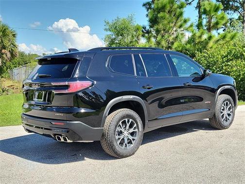 2026 GMC Acadia AWD AT4
