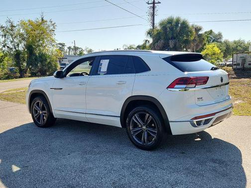White 2021 Volkswagen Atlas Cross Sport 3.6L V6 SE w/Technology R-Line