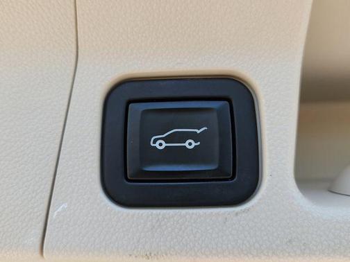 White Frost Tricoat 2021 GMC Acadia Denali