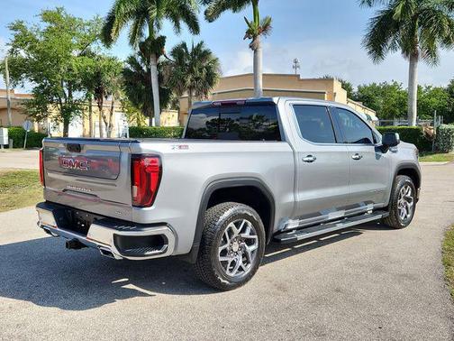 Sterling Metallic 2025 GMC Sierra 1500 SLT