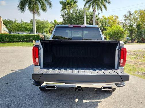 Sterling Metallic 2025 GMC Sierra 1500 SLT